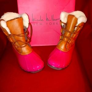 NIB Girls Pink/Tan Duck Shoes sz 3